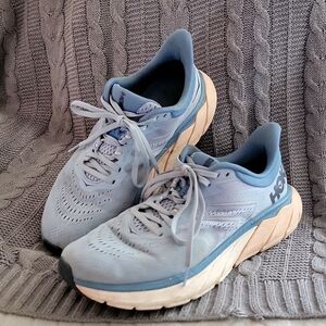 HOKA ARAHI 5 SIZE 9 PREOWNED